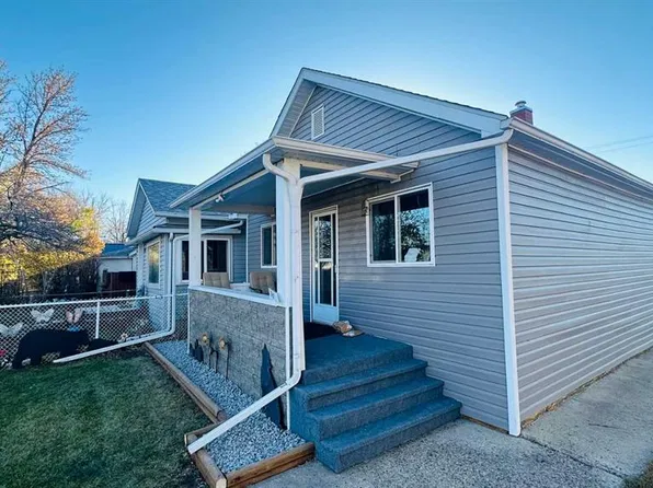 549 5th St E, Drumheller, AB T0J 0Y4