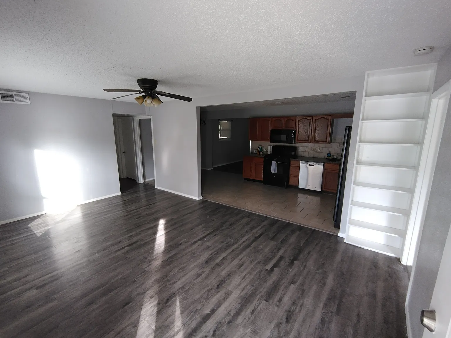 4 bed, 1760 sqft, $1,700 — Photo 2