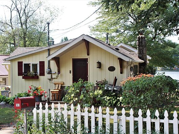 4th image of 161 Coolidge Ave