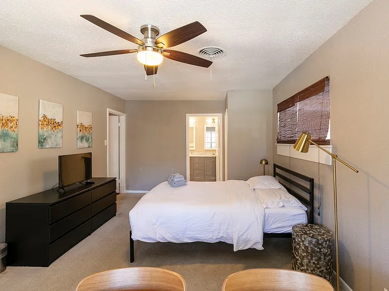 1711 Deerfield Dr — Photo 53