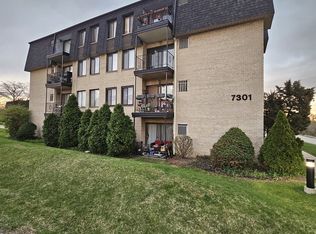 7301 Willow Springs Rd APT 408, Countryside, IL 60525