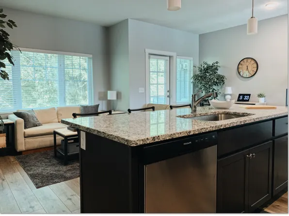 6879 Village Dr SE #6879, Grand Rapids, MI 49506