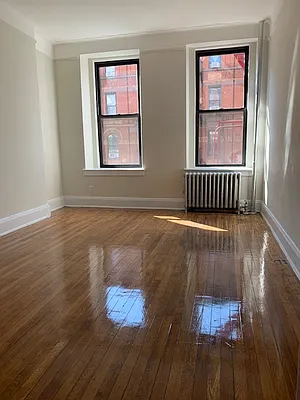 Rented by Landmark Real Estate | media 9