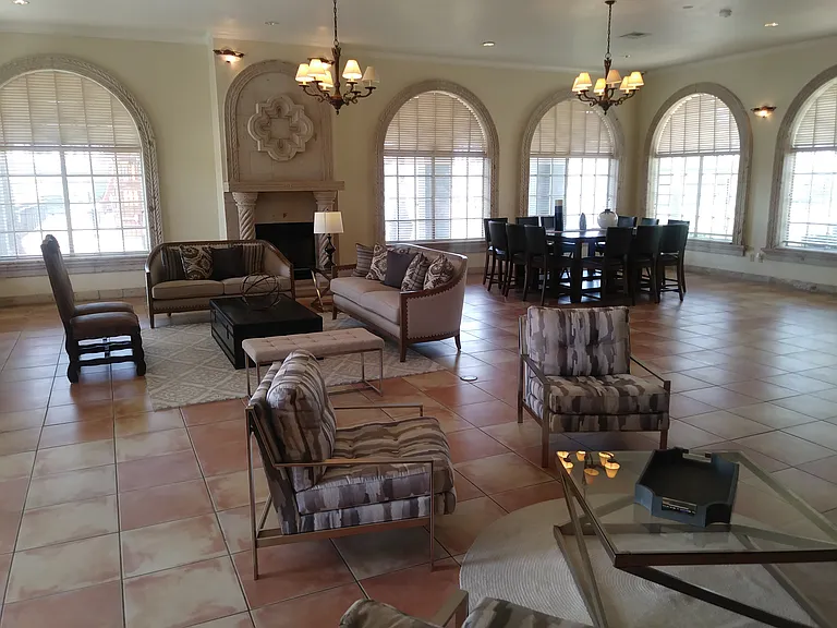 La Herencia Apartments — Photo 18