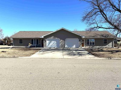 424 & 426 E 4th Ave, Miller, SD, 57362