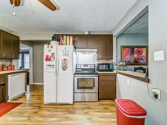 5th image of 2542 Norwood Dr