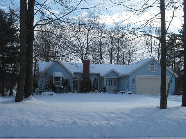 1st image of 1083 Woodmont Dr