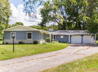 124 Stoney Creek Rd, Dekalb, IL 60115
