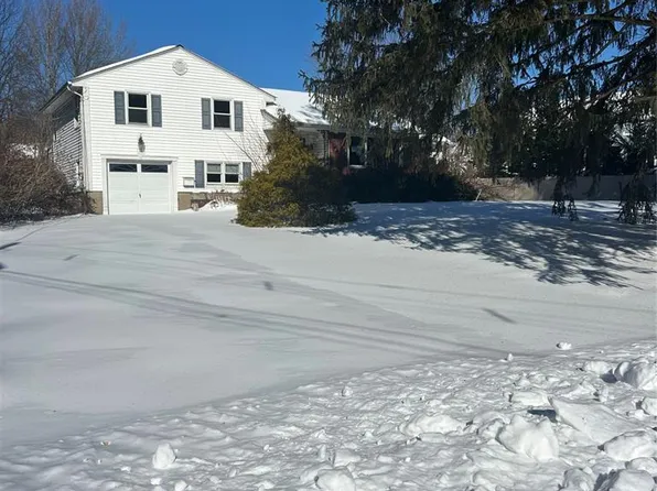 64 William St, Clark, NJ 07066
