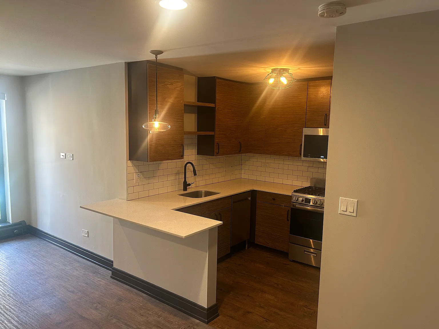 1 bed, 1.0 bath, 600 sqft, $2,721 — Photo 1