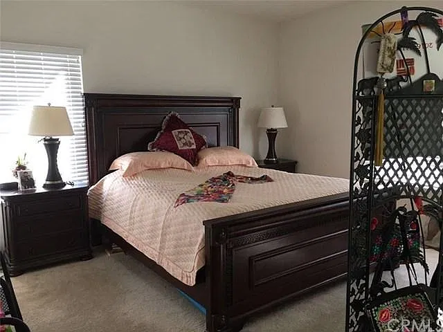 656 W Huntington Dr — Photo 4