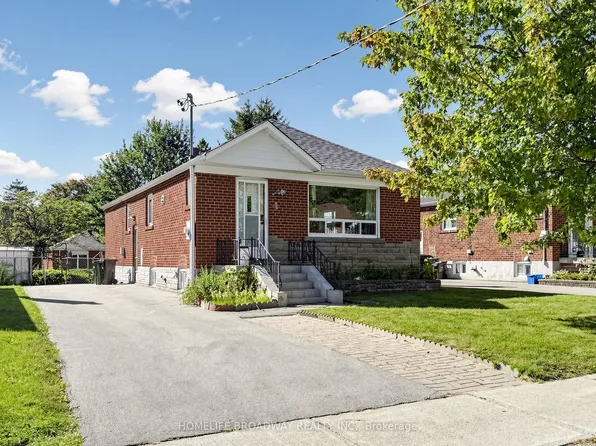 28 Ionview Rd, Toronto, ON M1K 2Z4
