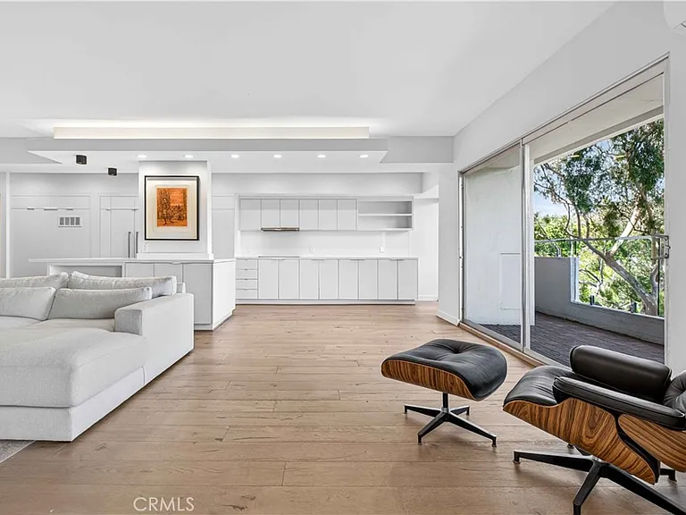 838 N Doheny Dr #505 — Photo 12