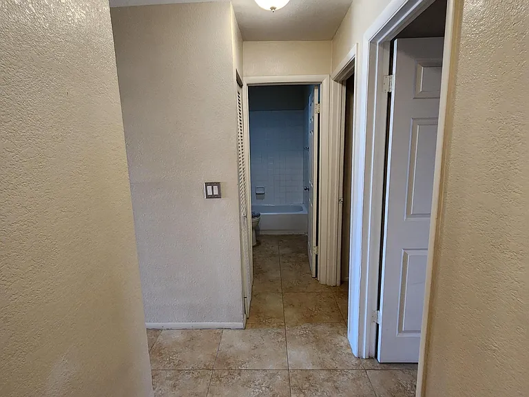7550 N 12th St #226 — Photo 23