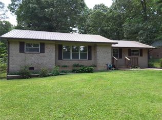 315 Hillcrest Cir, Thomasville, NC 27360