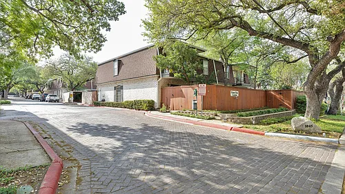 1045 Shook Ave Photo 1