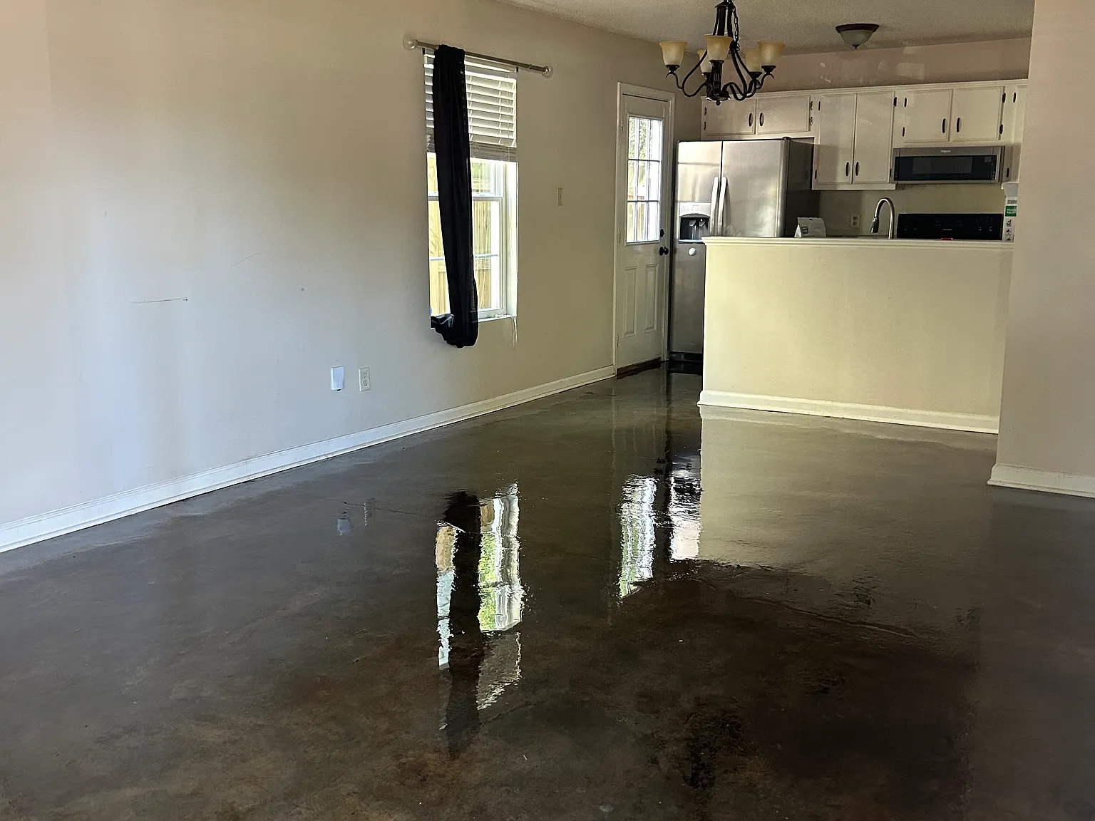 2 bed, 1008 sqft, $1,600 — Photo 1