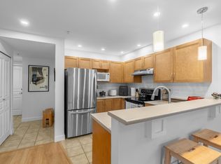333 E 1st St #302, North Vancouver, BC