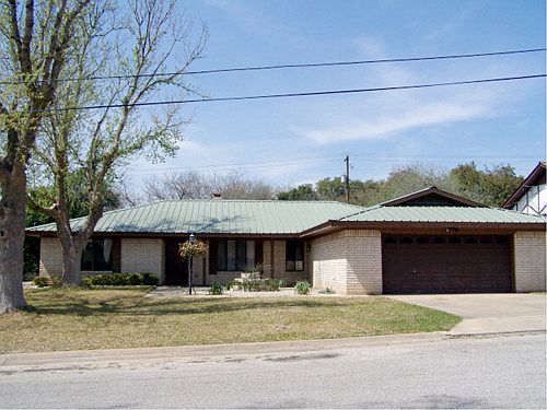 1st image of 304 Candice Dr