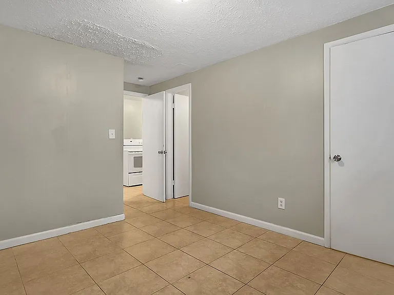 1870 Dunbar Dr #B-4 — Photo 13