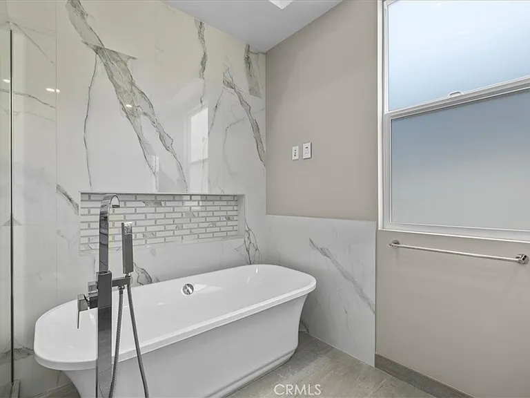 2415 Carnegie Ln #C — Photo 21