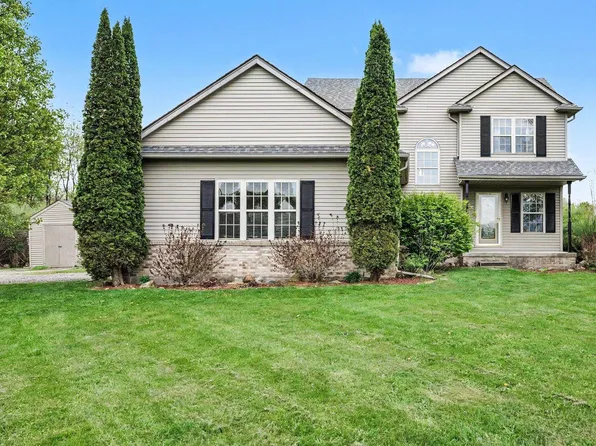 12525 Metcalf Rd, Emmett, MI 48022