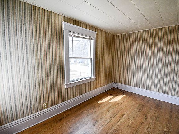 3rd image of 209 S Pearl St #3