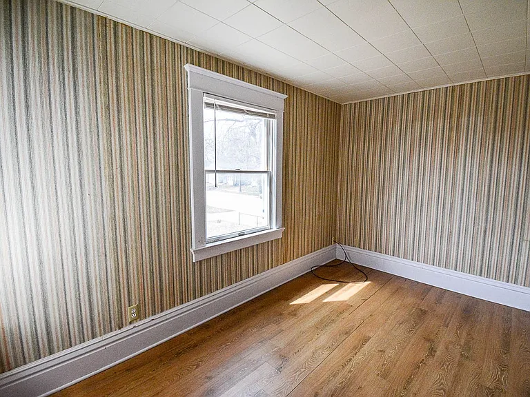 209 S Pearl St — Photo 10