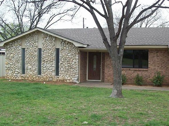 3rd image of 704 N Murco Dr