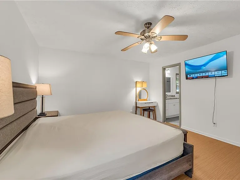 5712 Port Dr — Photo 16