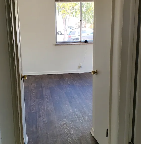 1277 S Hooker St — Photo 6