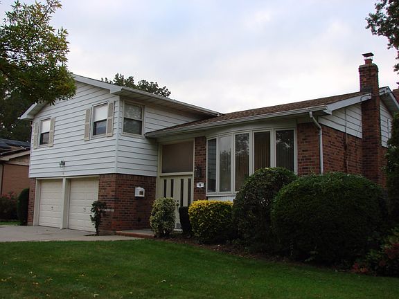 3rd image of 6 Wedgewood Dr
