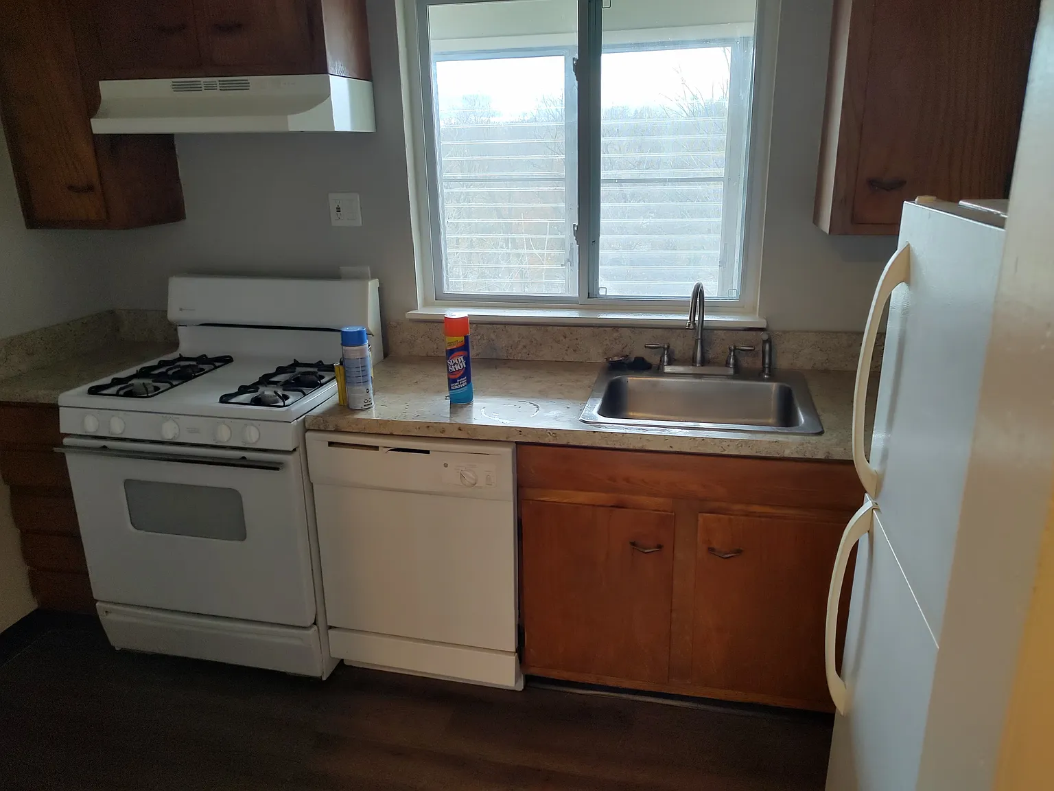 2 bed, 1100 sqft, $1,345 — Photo 2