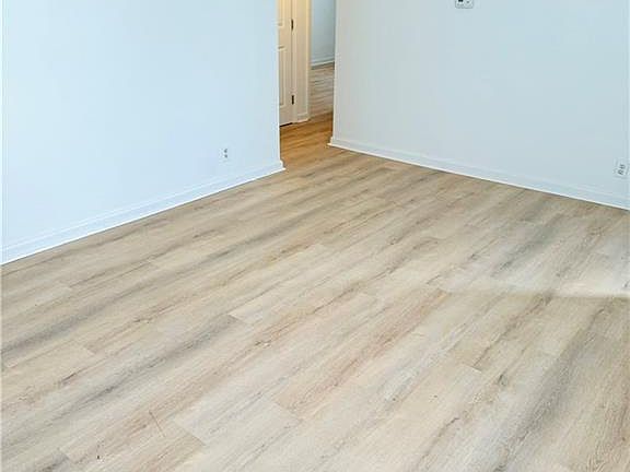 5th image of 9220 Atwood Ave