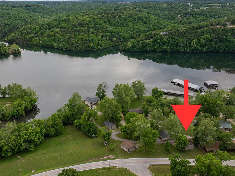 1st image of 165 Edgewater Circle