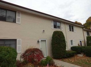 15 Governors Hl, West Warwick, RI 02893