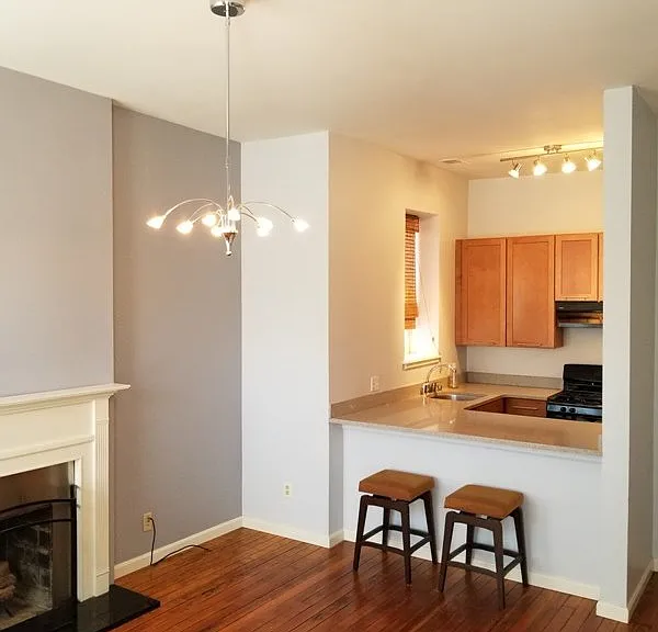2325 1/2 Hickory St #B — Photo 4