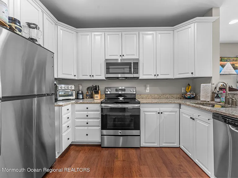 1 Kyle Dr — Photo 9