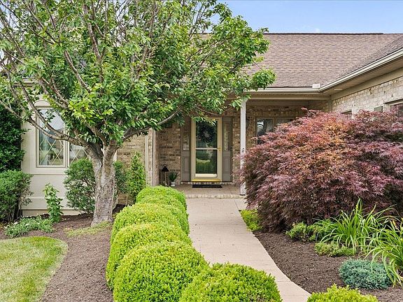 5th image of 33 Goose Meadow Ct