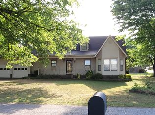 300 Colonial Dr, Walnut Ridge, AR 72476