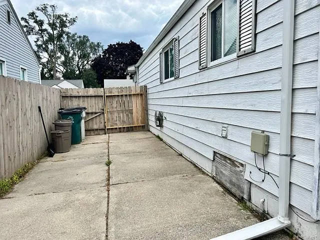 684 E Mapledale Ave — Photo 12