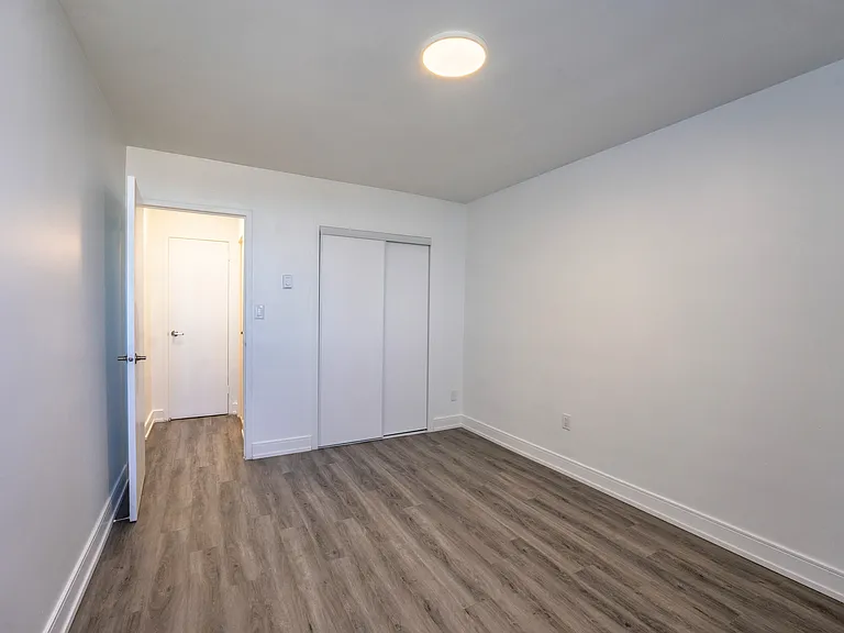 90 Eastdale Ave — Photo 51