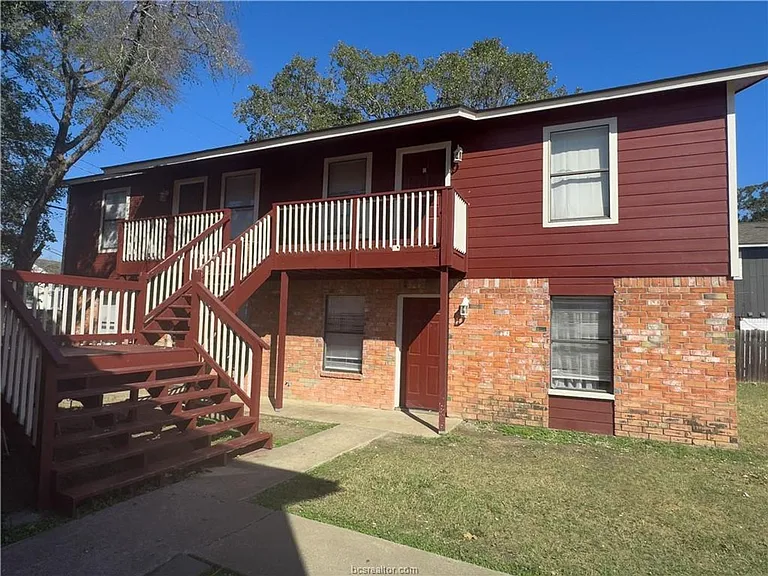 802 Navidad St #D — Photo 2