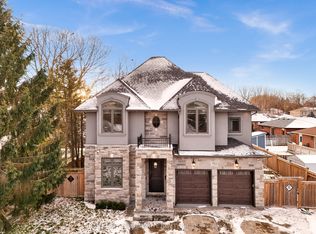 752 Hillview Cres, Pickering, ON L1W 2S1