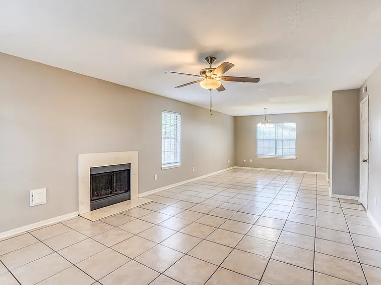 8206 Holmwood Dr — Photo 5
