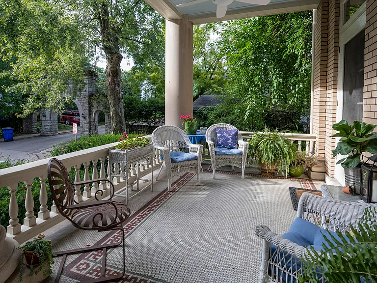 25 Hampton Ct #7 — Photo 9