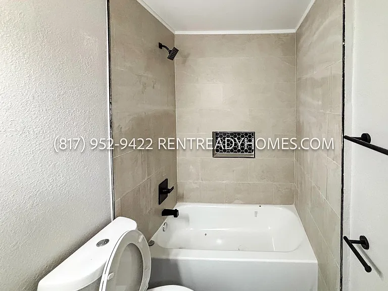 404 Oak St — Photo 14
