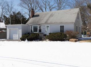 12 Laurel Rd, Ronkonkoma, NY 11779