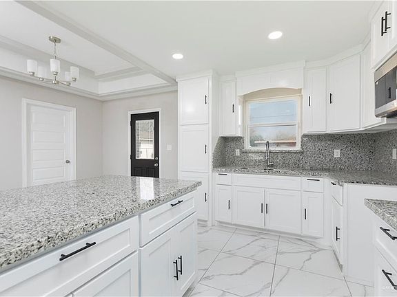 5th image of 7109 San Marcos St
