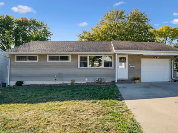 2041 Avalon Rd, Dubuque, IA 52001